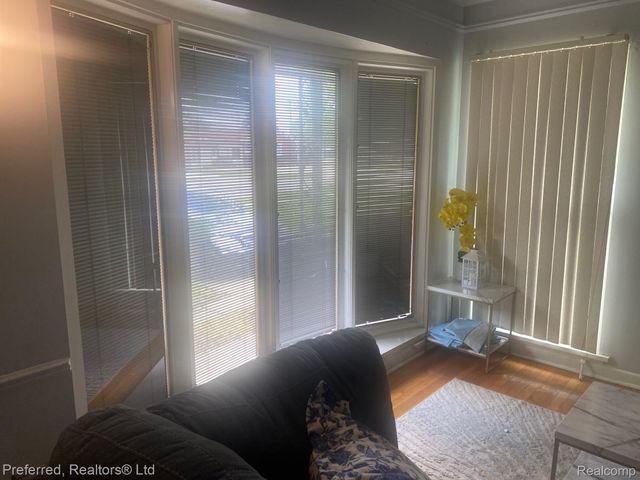 28918 Red Leaf Lane, Southfield, MI 48076