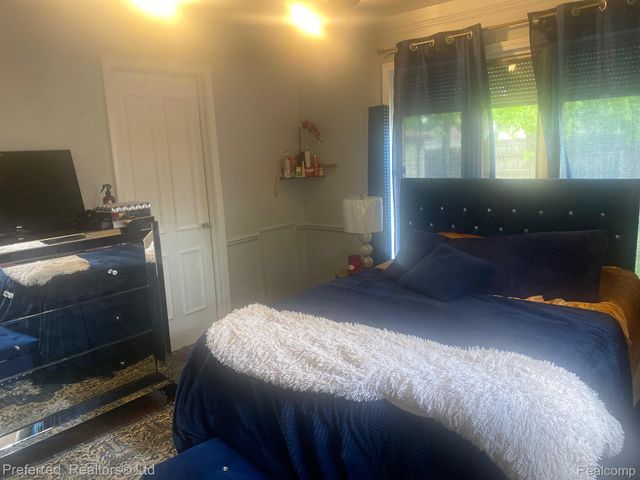 28918 Red Leaf Lane, Southfield, MI 48076