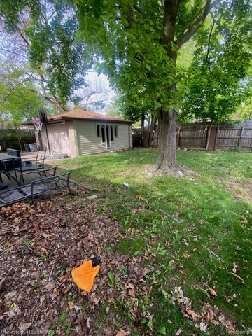 28918 Red Leaf Lane, Southfield, MI 48076