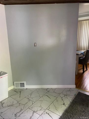 28918 Red Leaf Lane, Southfield, MI 48076