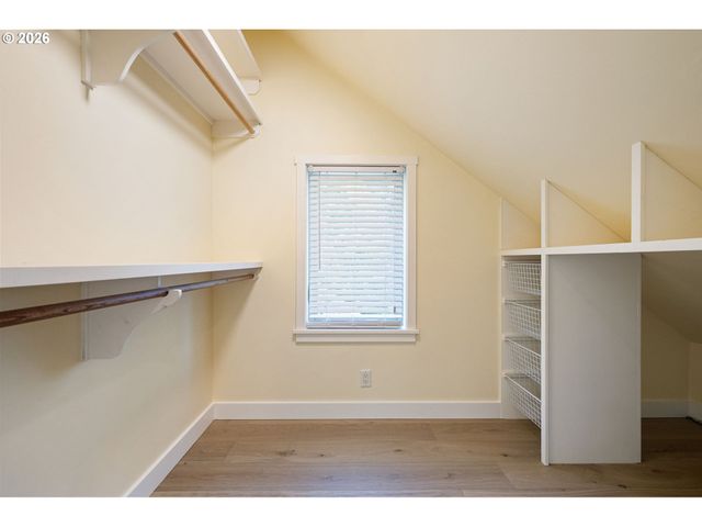 2089 GRAHAM Dr, Eugene, OR 97405