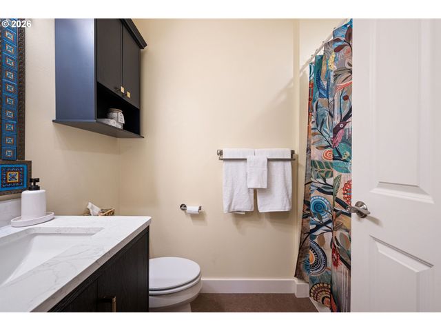 2089 GRAHAM Dr, Eugene, OR 97405