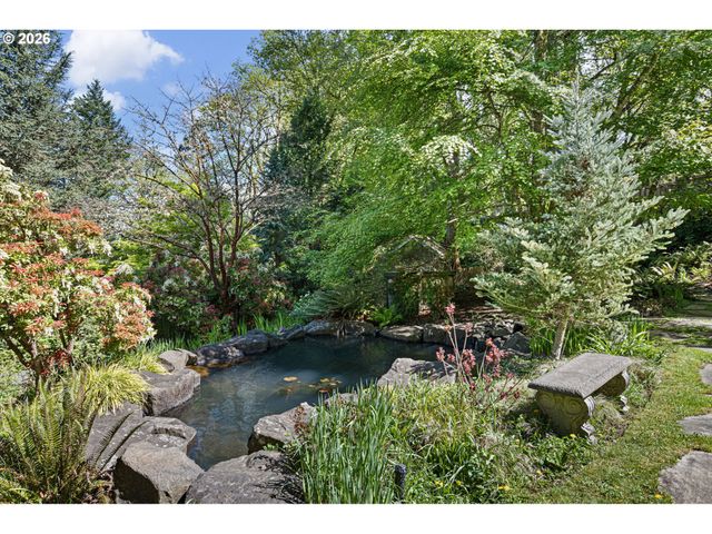 2089 GRAHAM Dr, Eugene, OR 97405