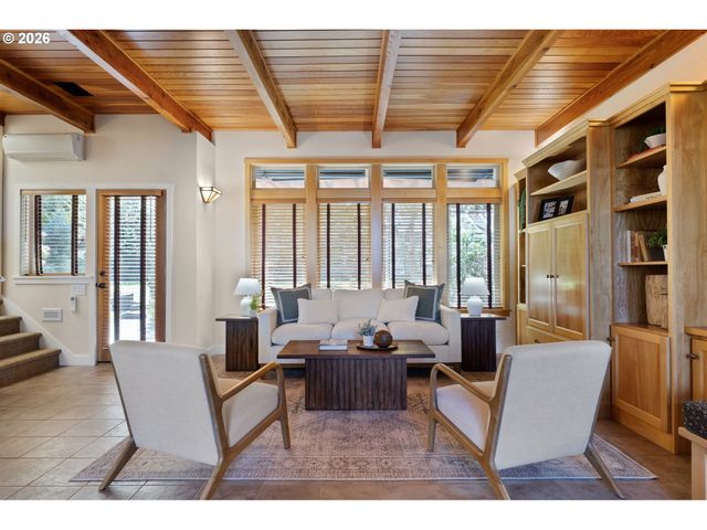 2089 GRAHAM Dr, Eugene, OR 97405