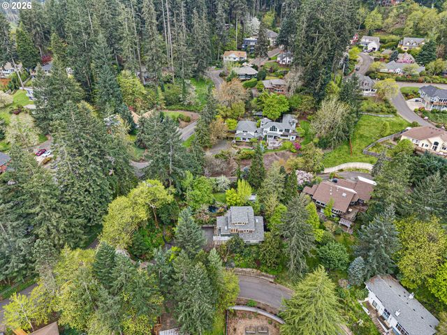 2089 GRAHAM Dr, Eugene, OR 97405