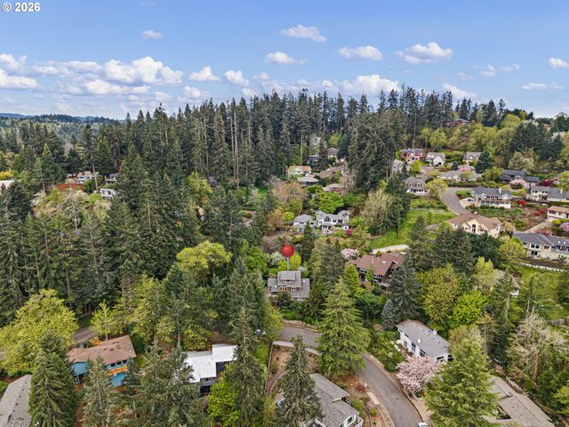 2089 GRAHAM Dr, Eugene, OR 97405