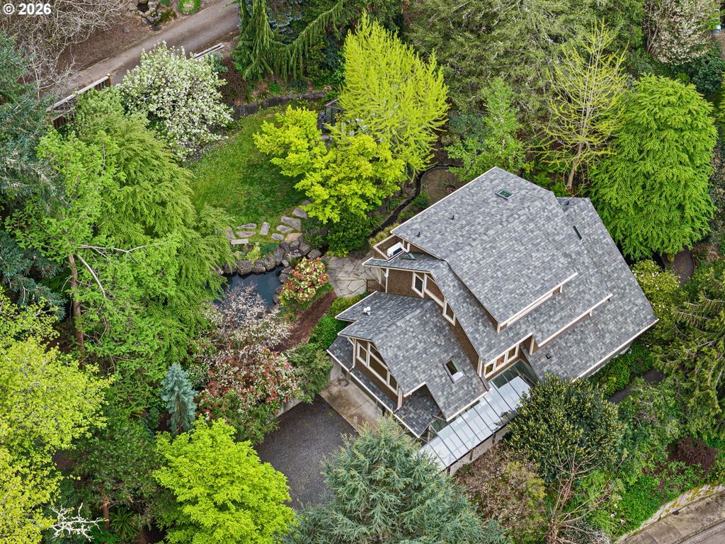 2089 GRAHAM Dr, Eugene, OR 97405