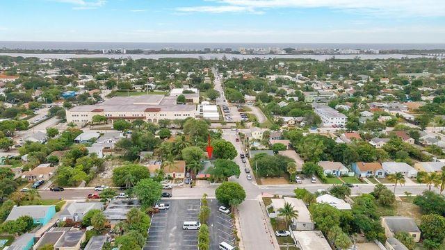802 N J Street, Lake Worth Beach, FL 33460