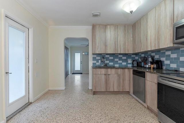 802 N J Street, Lake Worth Beach, FL 33460