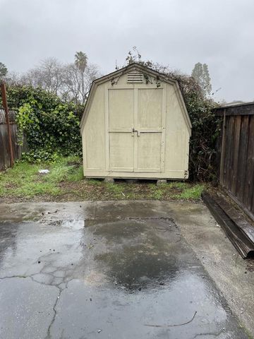 1517 Broadway, Santa Cruz, CA 95062