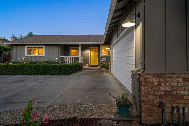 28 N Peter Drive, Campbell, CA 95008