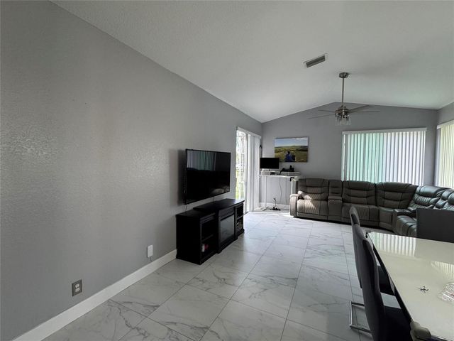 1102 SW 158th Avenue, Pembroke Pines, FL 33027