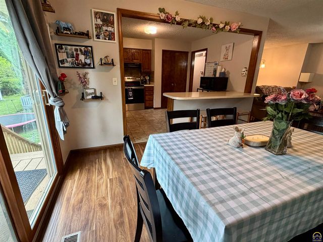3125 SE Eveningtide WAY, Topeka, KS 66605
