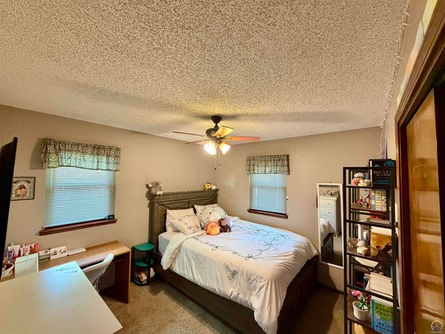 3125 SE Eveningtide WAY, Topeka, KS 66605