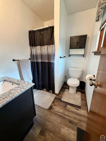 3125 SE Eveningtide WAY, Topeka, KS 66605