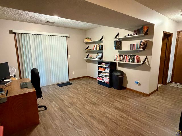 3125 SE Eveningtide WAY, Topeka, KS 66605