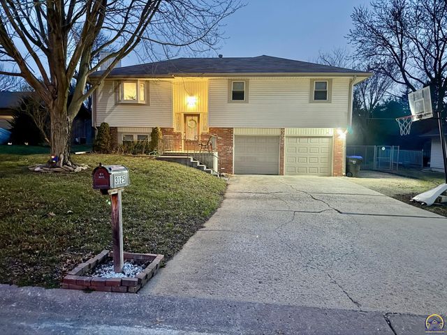 3125 SE Eveningtide WAY, Topeka, KS 66605