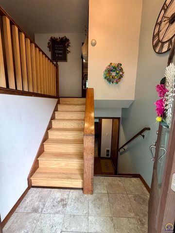 3125 SE Eveningtide WAY, Topeka, KS 66605