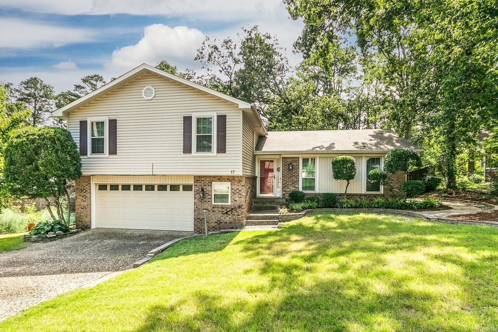 17 Point South Court, Little Rock, AR 72211