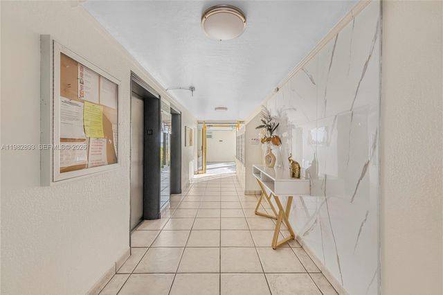 3020 Marcos Dr S108, Aventura, FL 33160