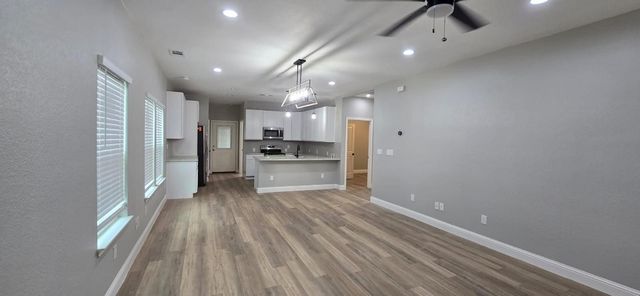 1917 AVE A, Denison, TX 75021