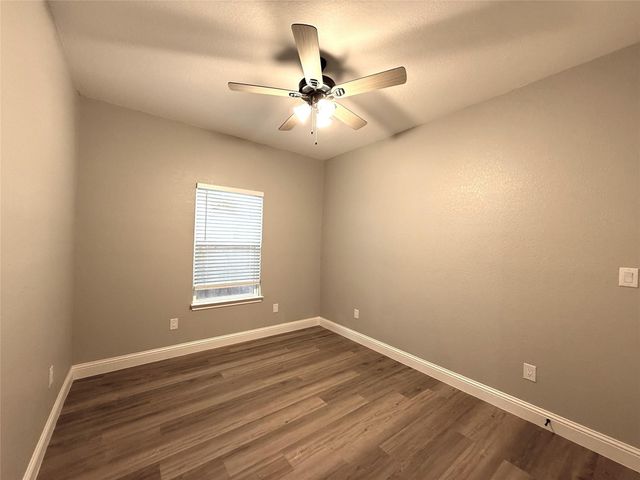 1917 AVE A, Denison, TX 75021