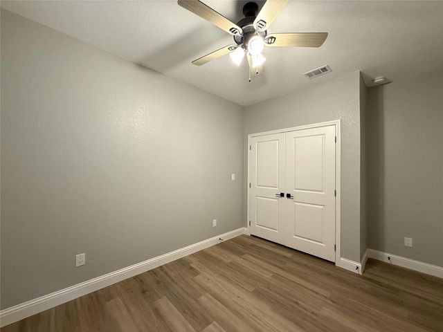 1917 AVE A, Denison, TX 75021