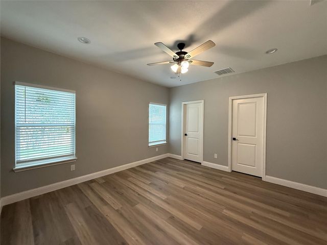 1917 AVE A, Denison, TX 75021