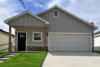 1917 AVE A, Denison, TX 75021