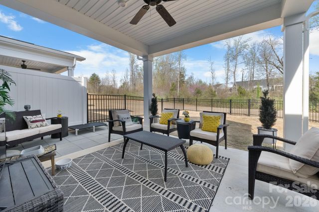 910 Prince Garrett Way, Denver, NC 28037