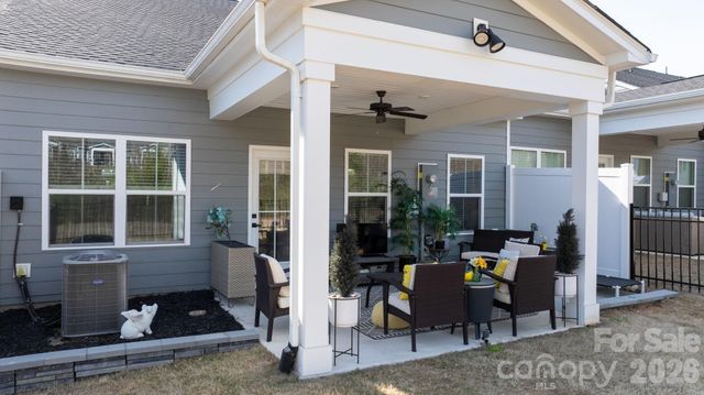 910 Prince Garrett Way, Denver, NC 28037