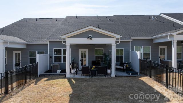 910 Prince Garrett Way, Denver, NC 28037