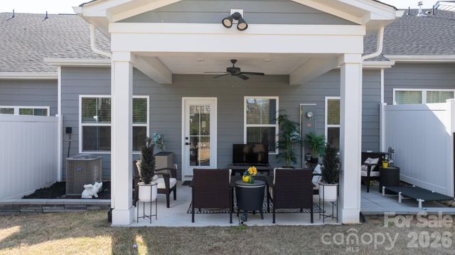 910 Prince Garrett Way, Denver, NC 28037