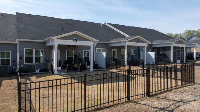 910 Prince Garrett Way, Denver, NC 28037