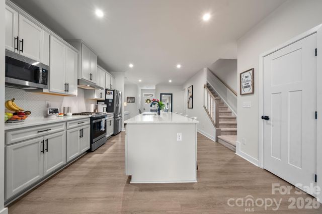 910 Prince Garrett Way, Denver, NC 28037