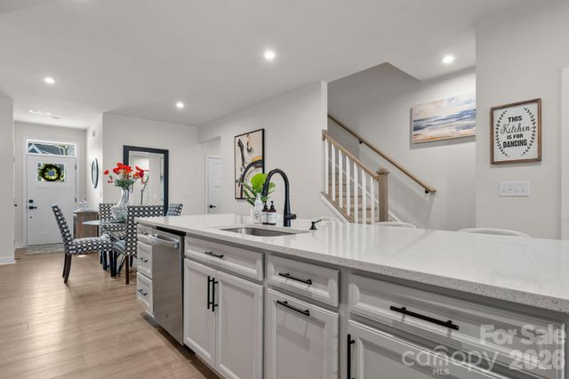 910 Prince Garrett Way, Denver, NC 28037