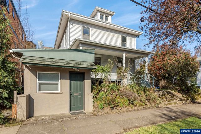 1903 SE 12th Av, Portland, OR 97214