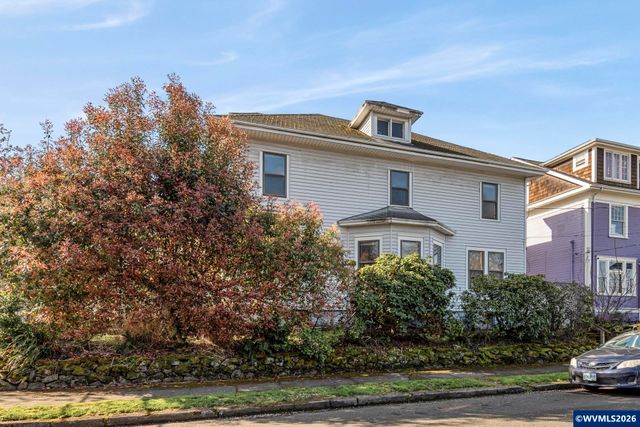 1903 SE 12th Av, Portland, OR 97214