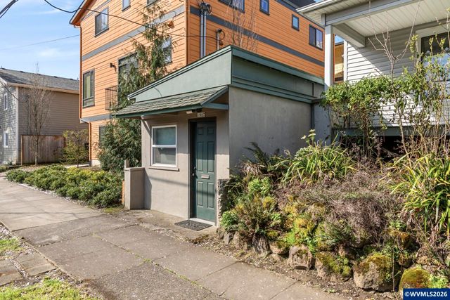 1903 SE 12th Av, Portland, OR 97214