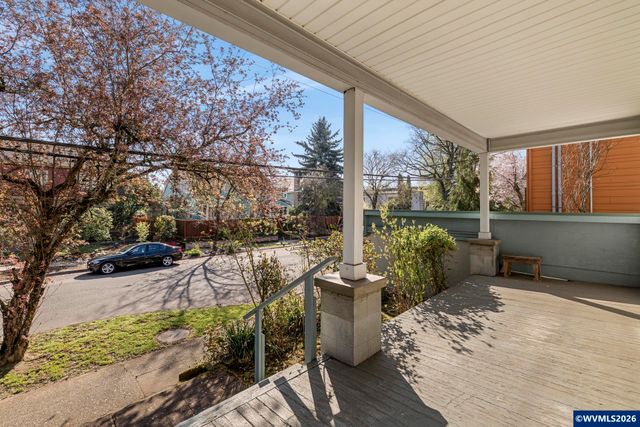 1903 SE 12th Av, Portland, OR 97214