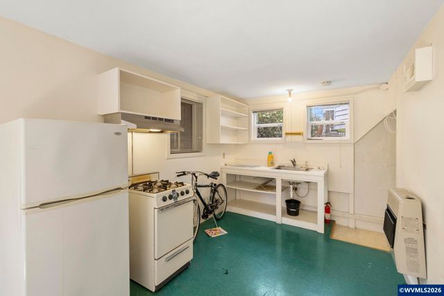 1903 SE 12th Av, Portland, OR 97214