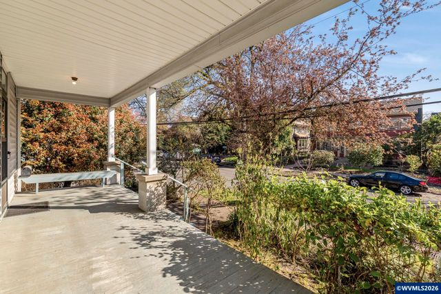 1903 SE 12th Av, Portland, OR 97214