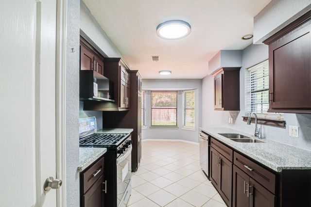 1145 Westglen Drive, Alvin, TX 77511