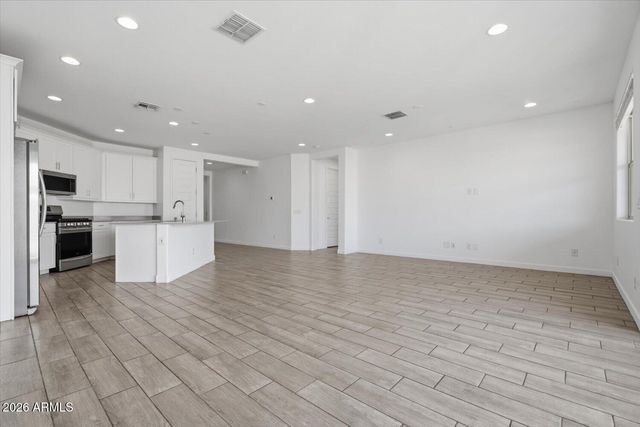 2542 W PECAN Road, Phoenix, AZ 85041