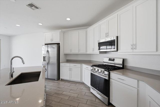 2542 W PECAN Road, Phoenix, AZ 85041