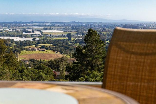 960 Smith Road, Watsonville, CA 95076