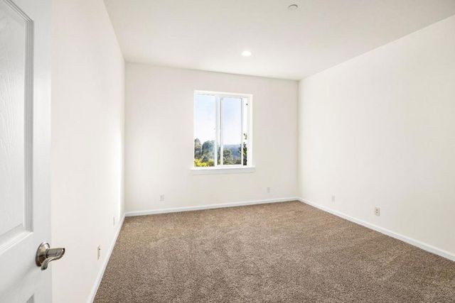 960 Smith Road, Watsonville, CA 95076