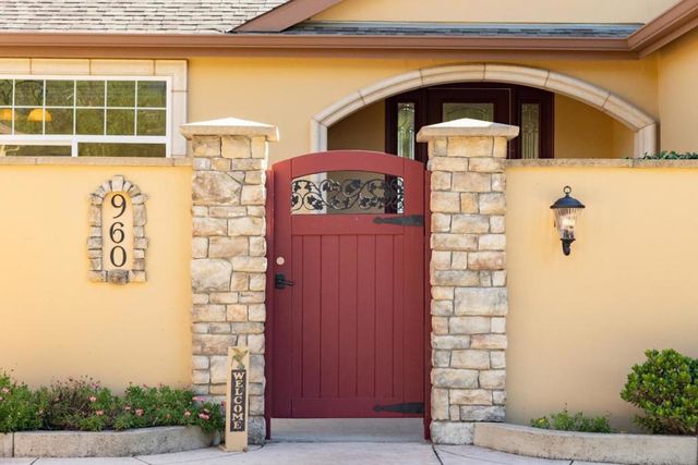 960 Smith Road, Watsonville, CA 95076