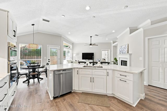 829 BONAIRE Circle, Jacksonville Beach, FL 32250