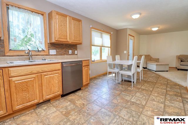 1123 Rainy River Bay, Lincoln, NE 68505